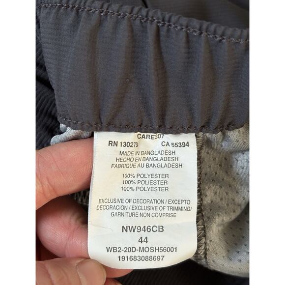 Mens Wrangler Shorts Size 44 Gray Zip Pockets 100% Polyester Logo - Picture 6 of 8